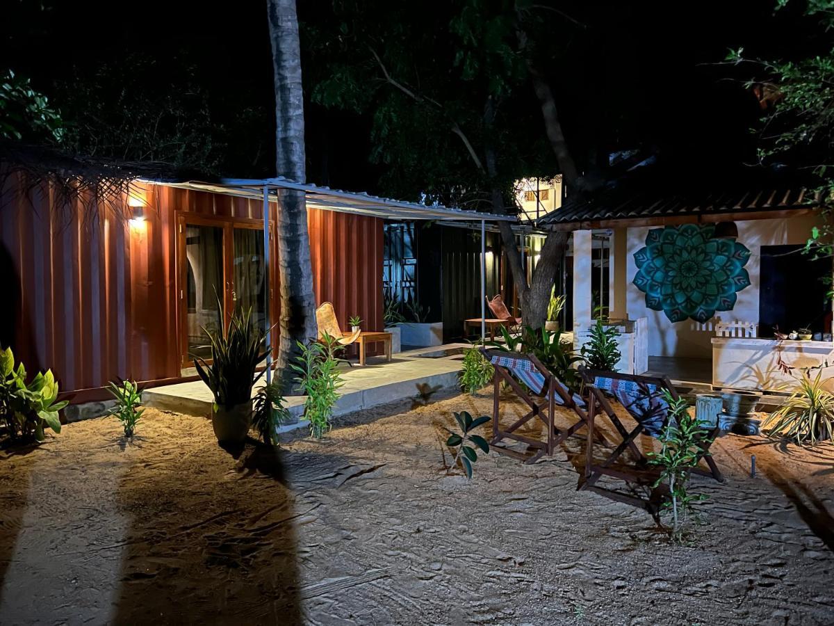 Little Lagoon Hostel Baie d'Arugam Extérieur photo