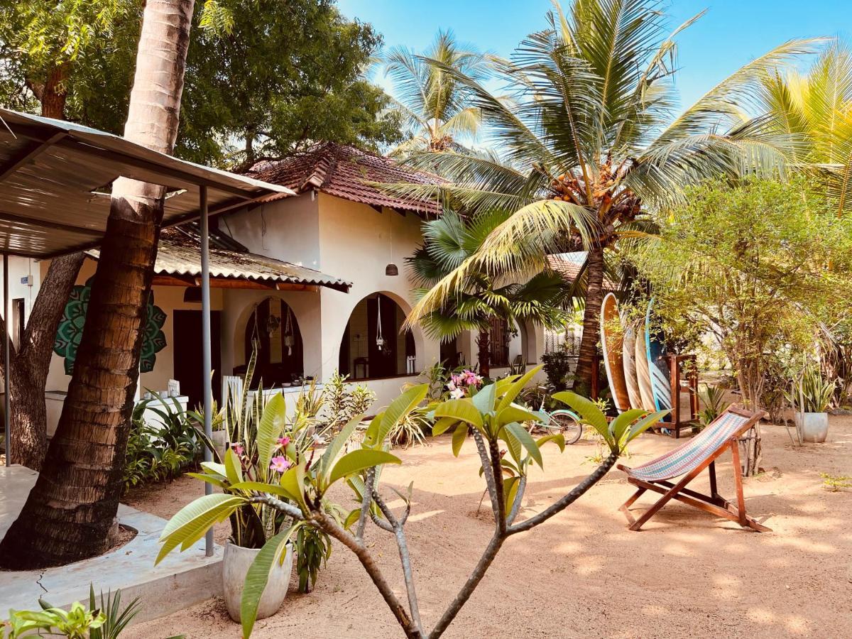 Little Lagoon Hostel Baie d'Arugam Extérieur photo